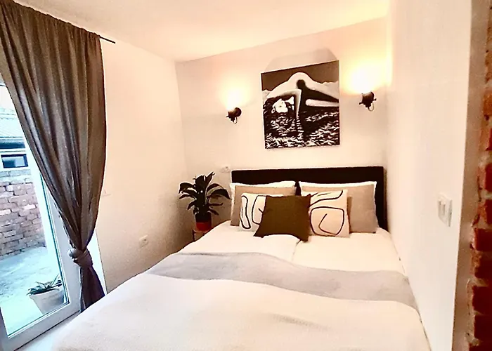 Gg Art Iii Apartment