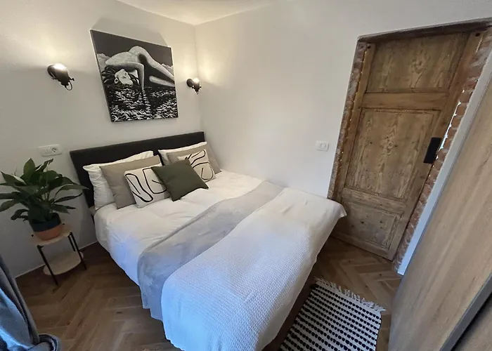 Apartment Gg Art Iii *